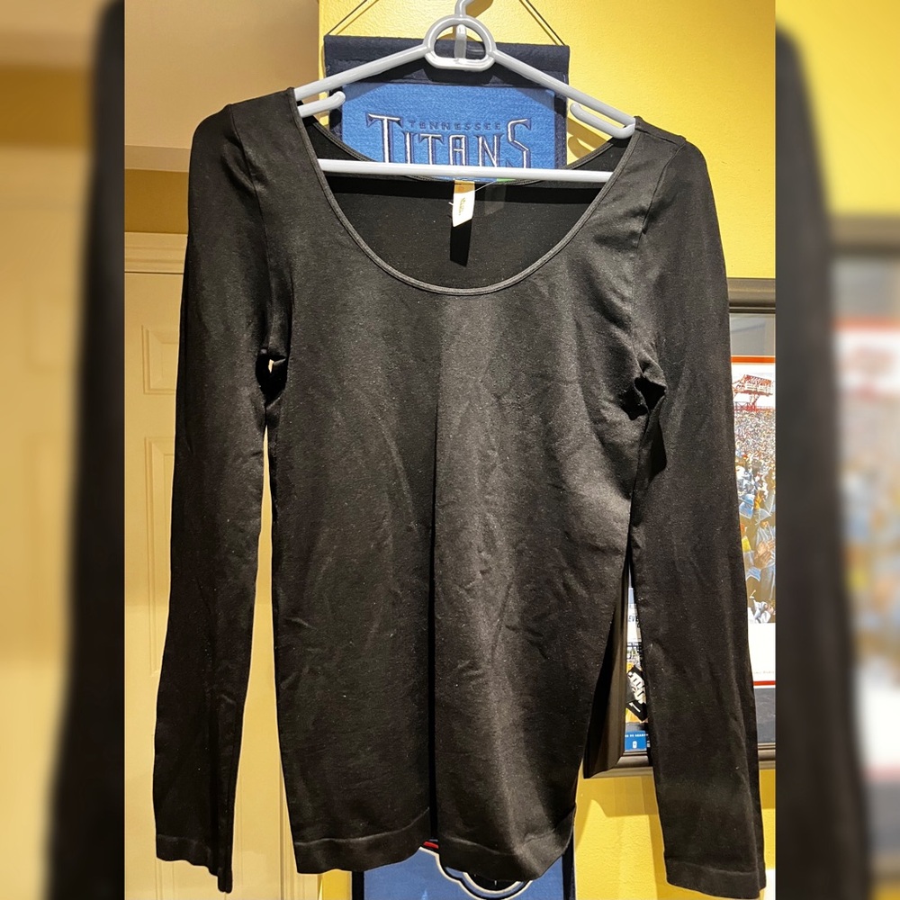 Nikibiki Elegant Black Scoop Neck Top